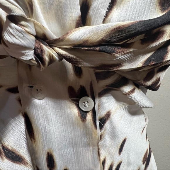 Kasper Brown White Black Cheetah Print Tie Front Blouse - Picture 4 of 5